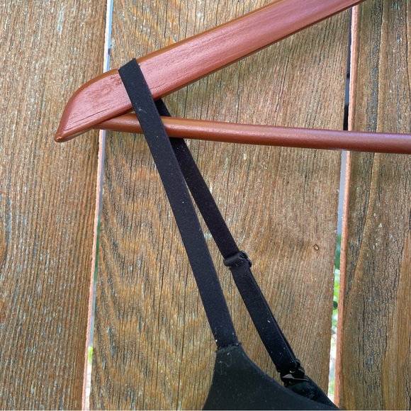 VICTORIAS SECRET Women’s Plunge Push Up Black Bra Size 34C - Picture 6 of 14